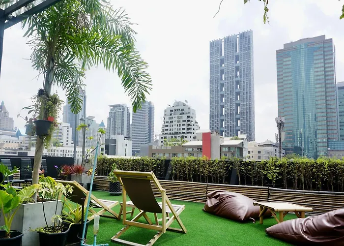 Hash With Unique Chill Design At Silom Soi 3 *